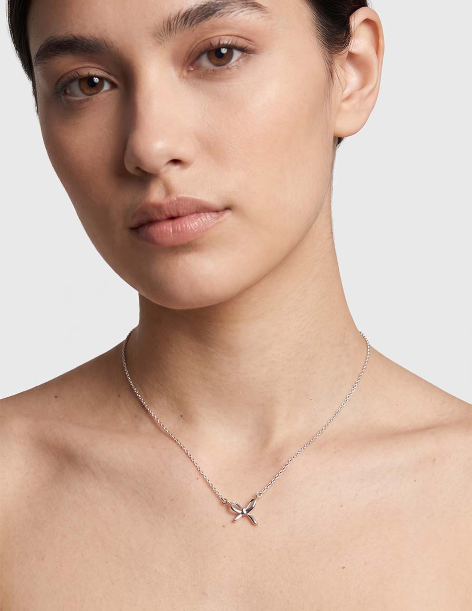Collar de moño