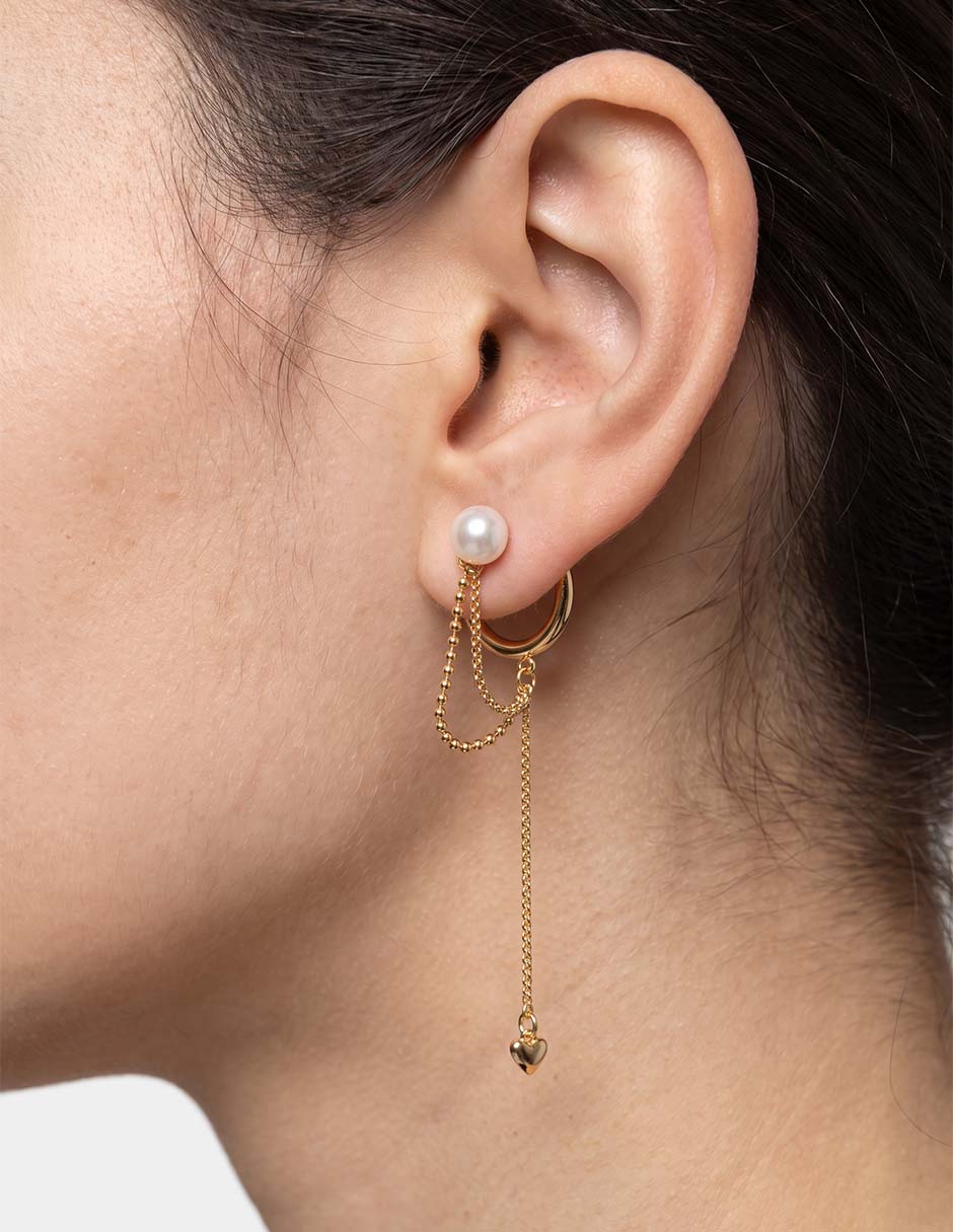 Aretes largos con acabado brillante