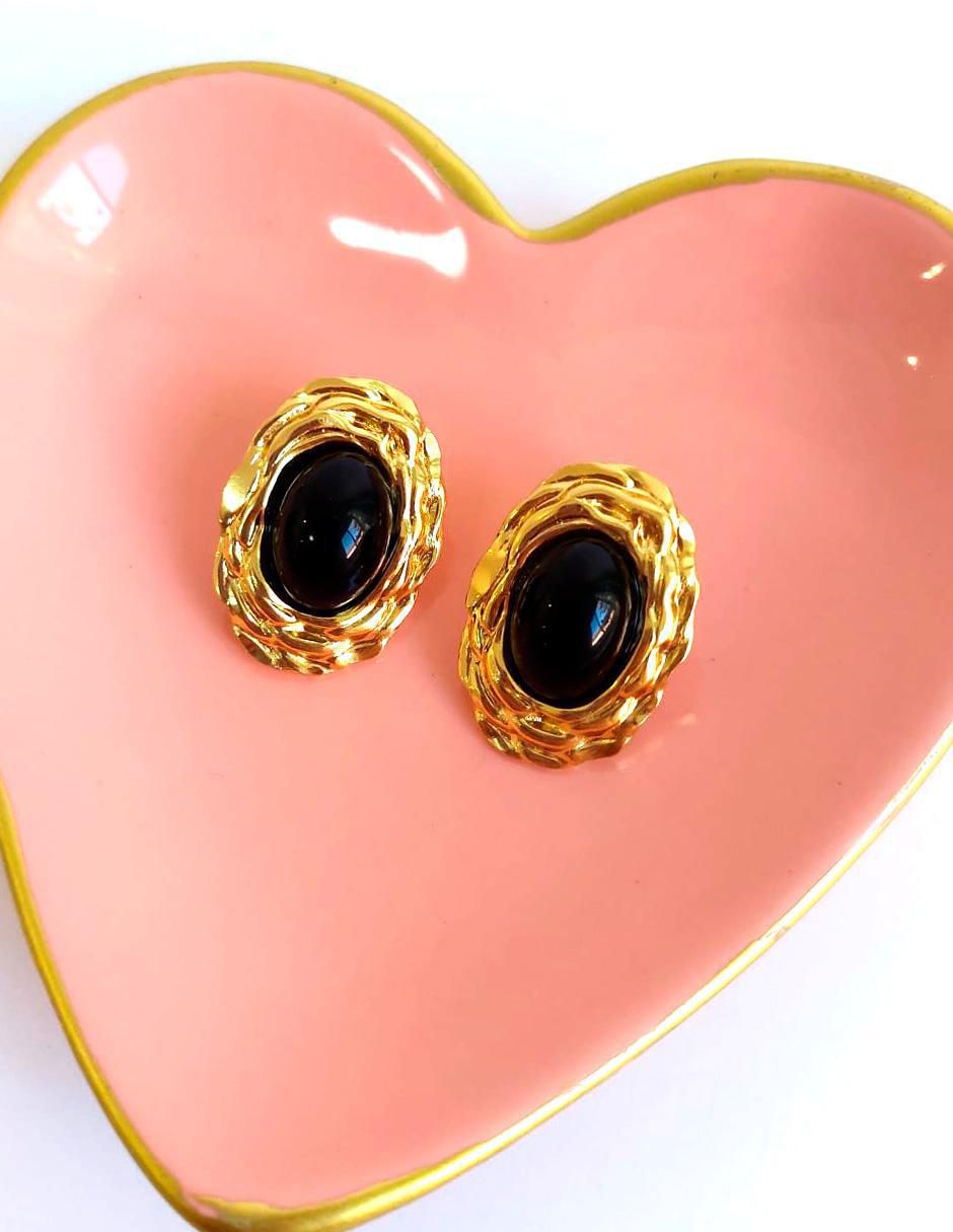 Aretes ovalados con acabado brillante resina 2