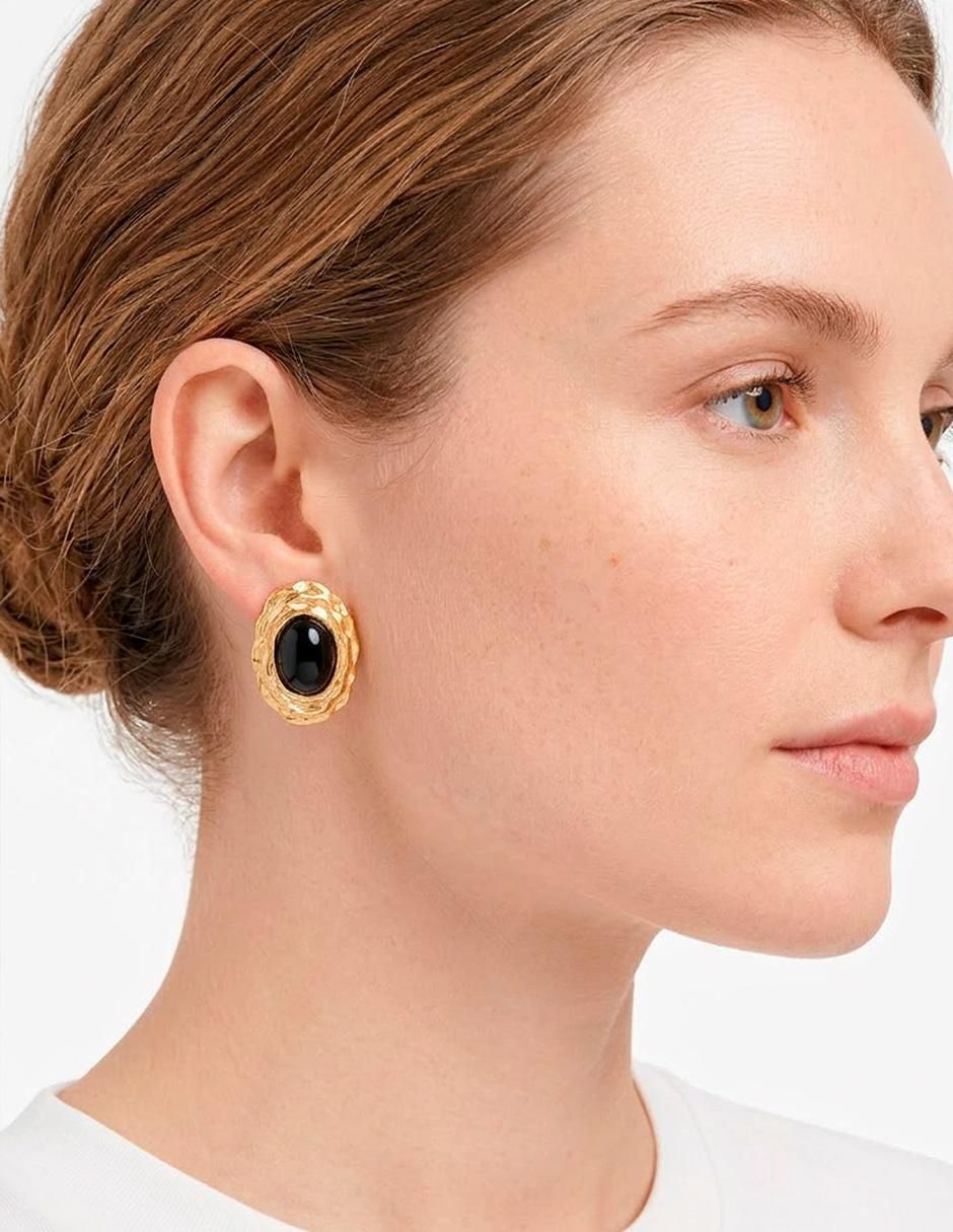 Aretes ovalados con acabado brillante resina 4