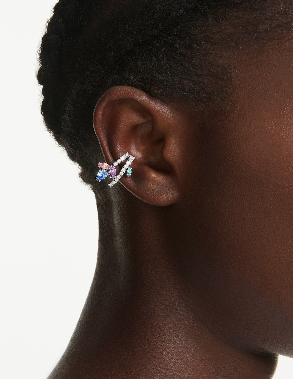 Aretes cortos Ariana Grande con acabado brillante 2