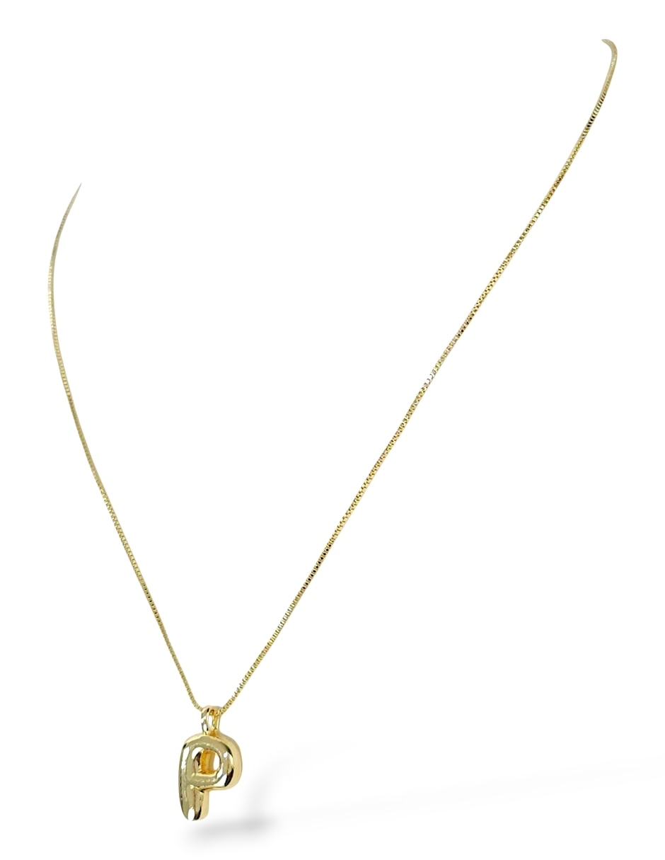 Collar con dije de letra p de oro laminado 18 k