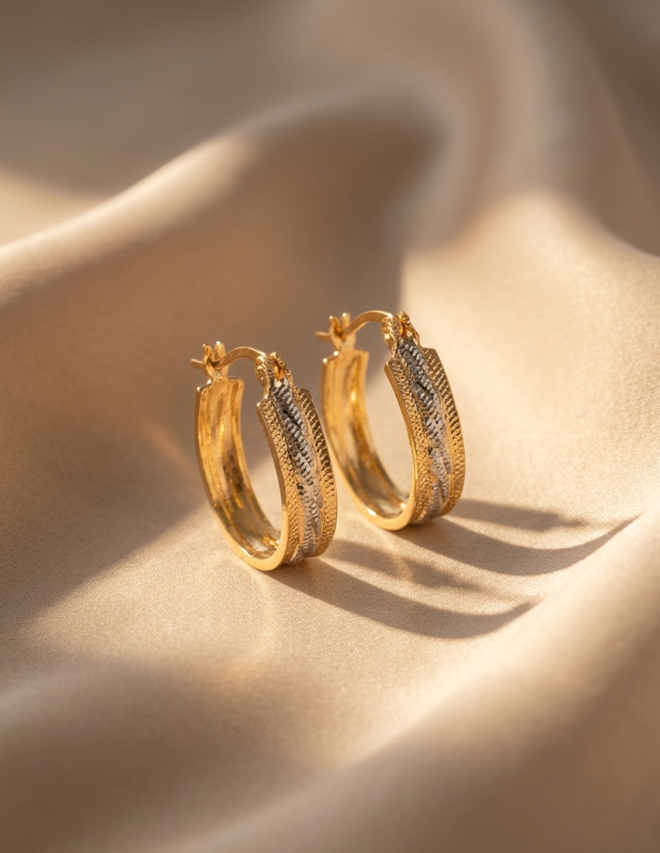 Arracadas de oro laminado 18 K con acabado texturizado 3