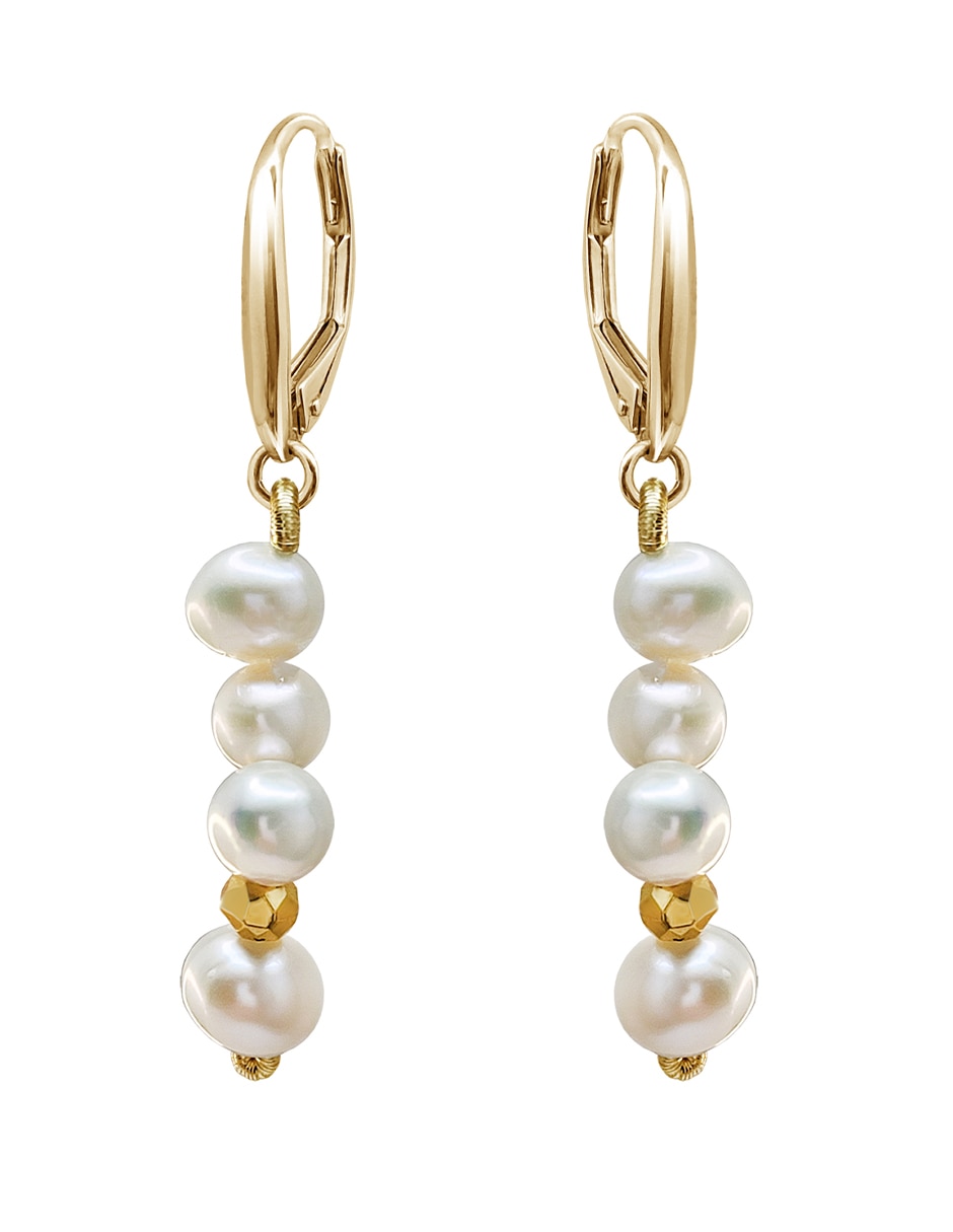 Aretes cortos con acabado Baño de oro perla Aretes cortos con acabado Baño de oro perla