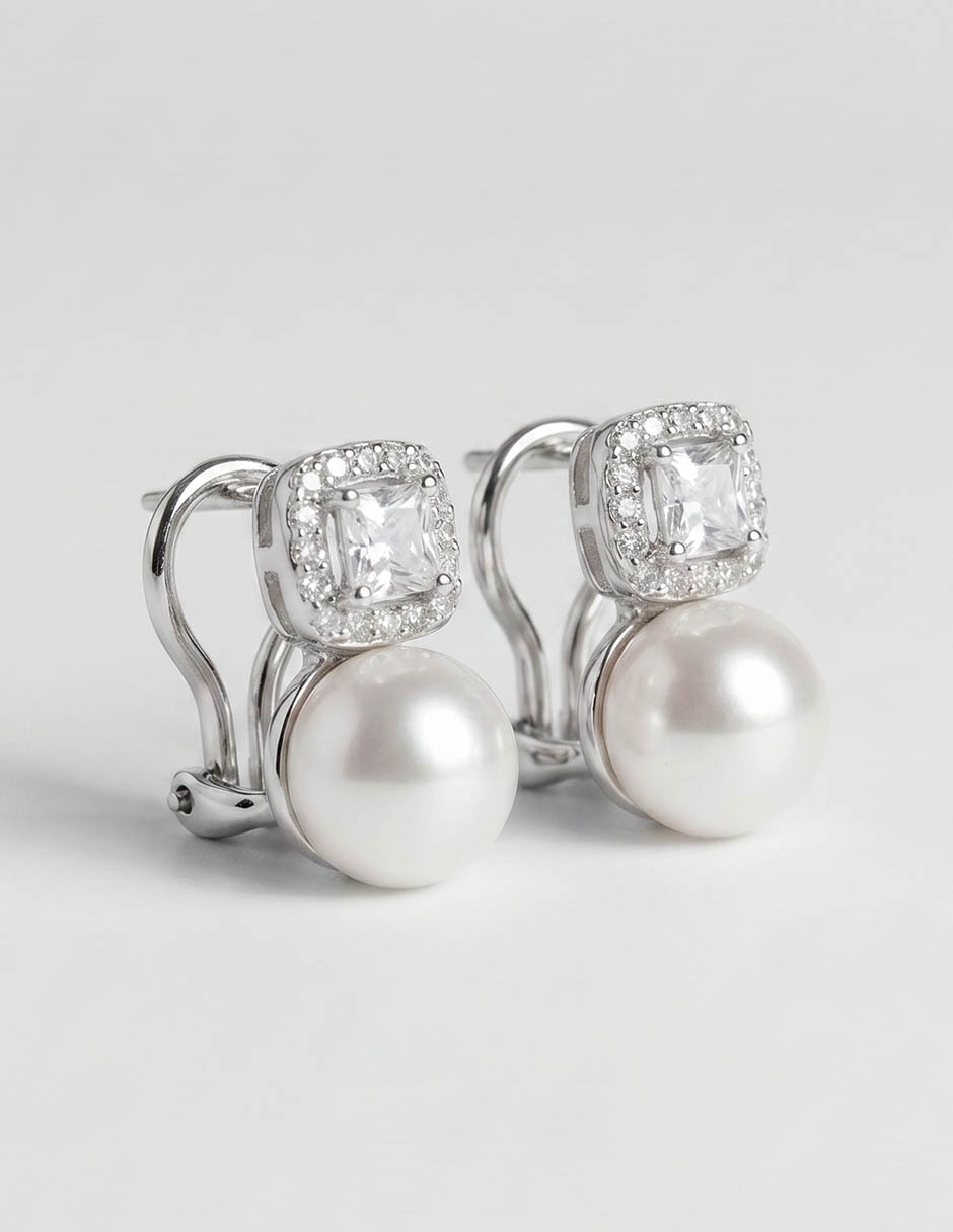 Aretes cortos de plata con acabado mate perla 2