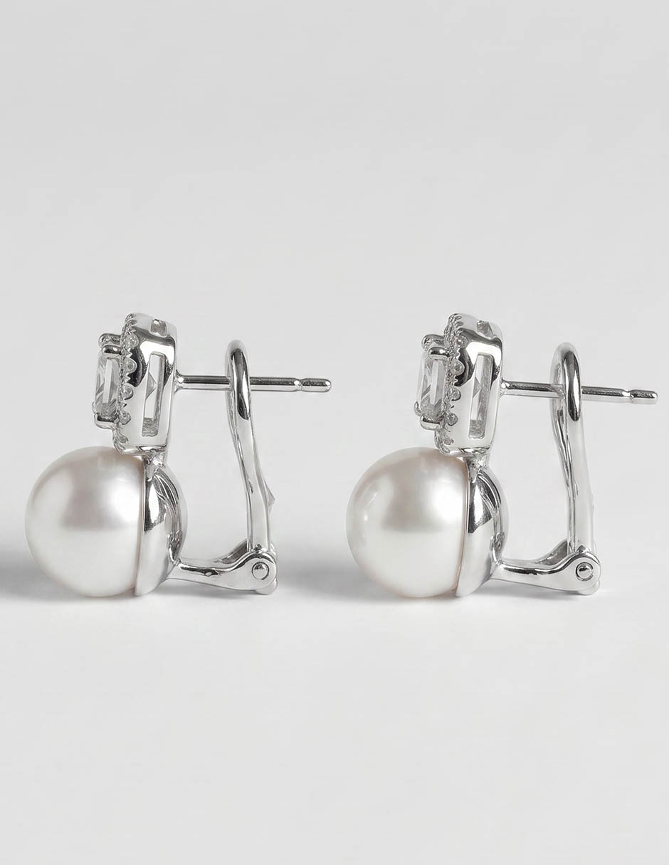 Aretes cortos de plata con acabado mate perla 3