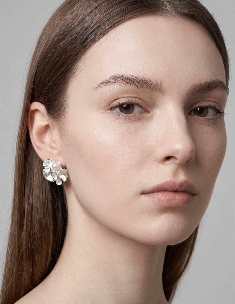 Aretes cortos Mauricio Serrano Jewelry Ondas de Mar de Plata P 925 con acabado brillante perla