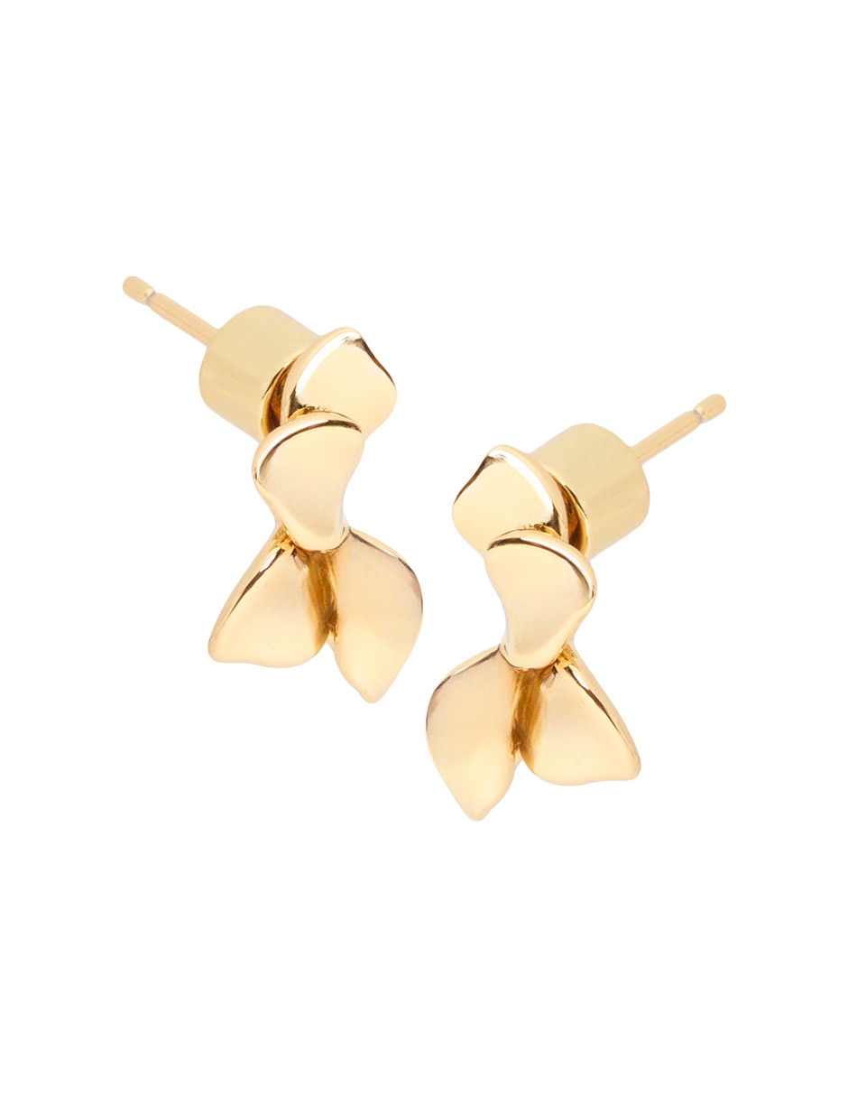 Aretes cortos de flor con acabado baño de oro 18 K
