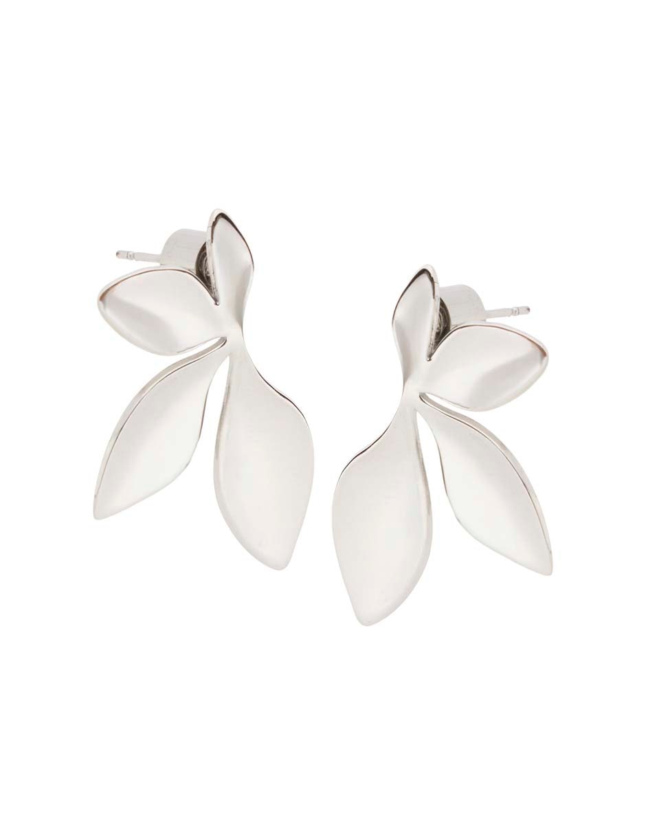 Aretes cortos con acabado brillante 3