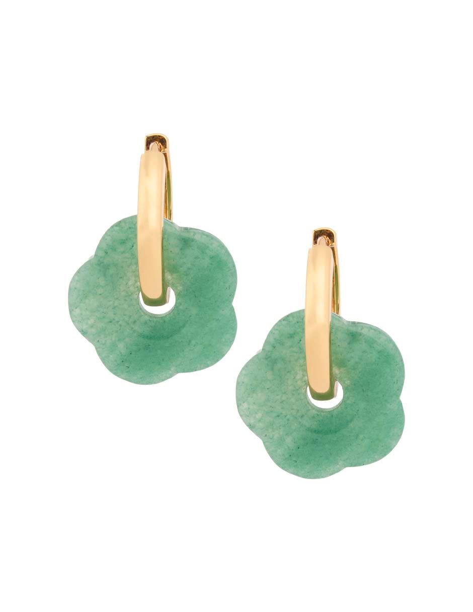 Aretes cortos de flor con acabado baño de oro 18 k