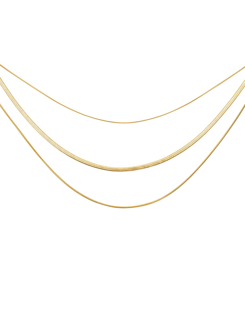 Aretes cortos de flor con acabado baño de oro 18 k