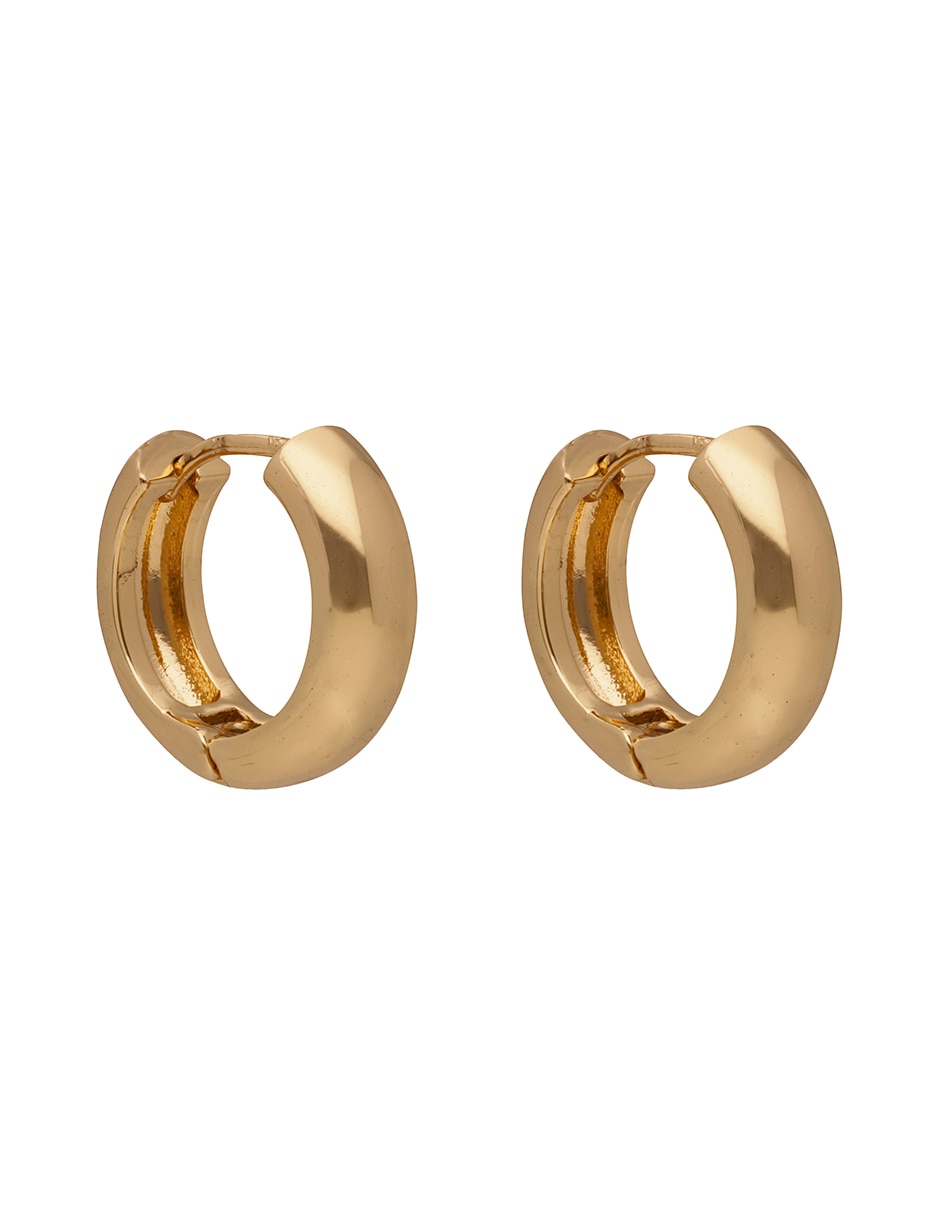 Aretes cortos circulares Bryar con acabado liso 1