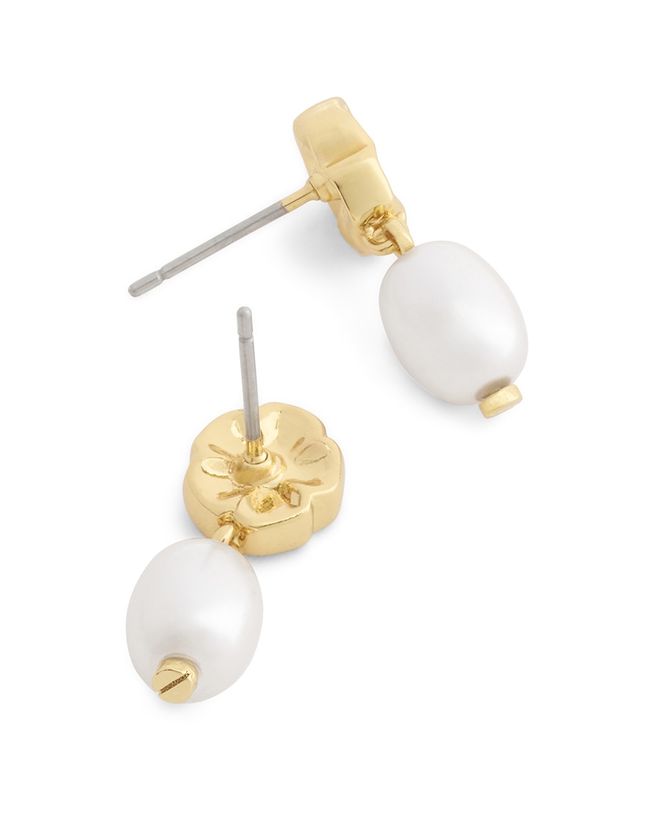 Aretes cortos de flor NOVMKT1 con acabado brillante