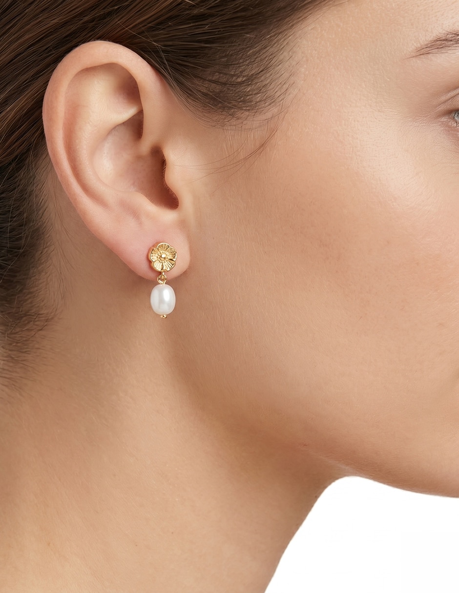 Aretes cortos de flor NOVMKT1 con acabado brillante 3