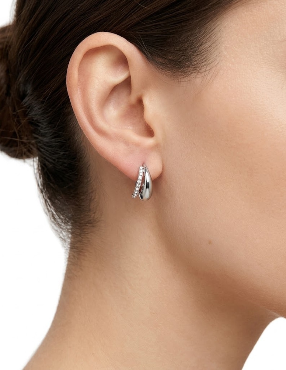 Aretes cortos Tinsley con acabado pavé Aretes cortos Tinsley con acabado pavé