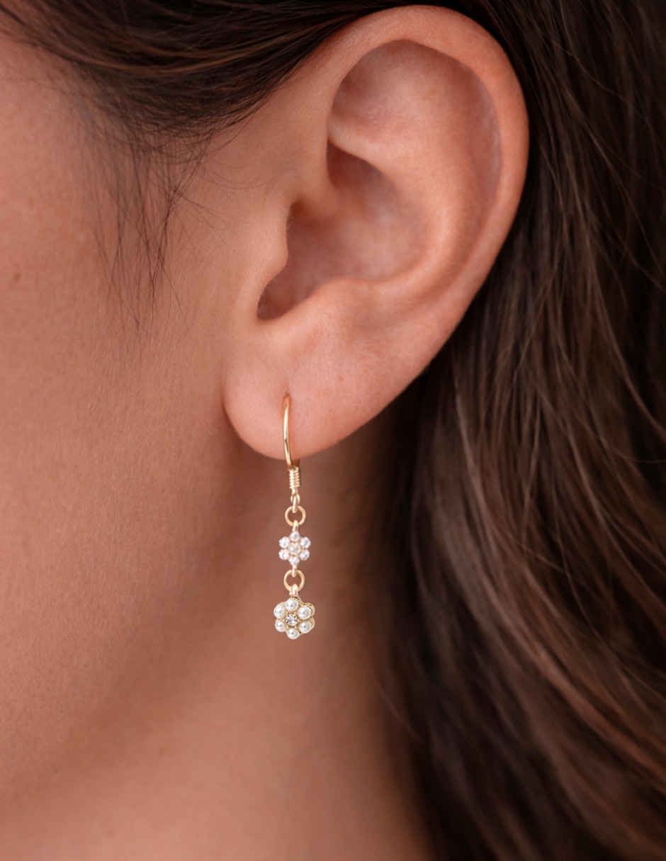 Aretes largos de flor con acabado liso brillante cristal 4
