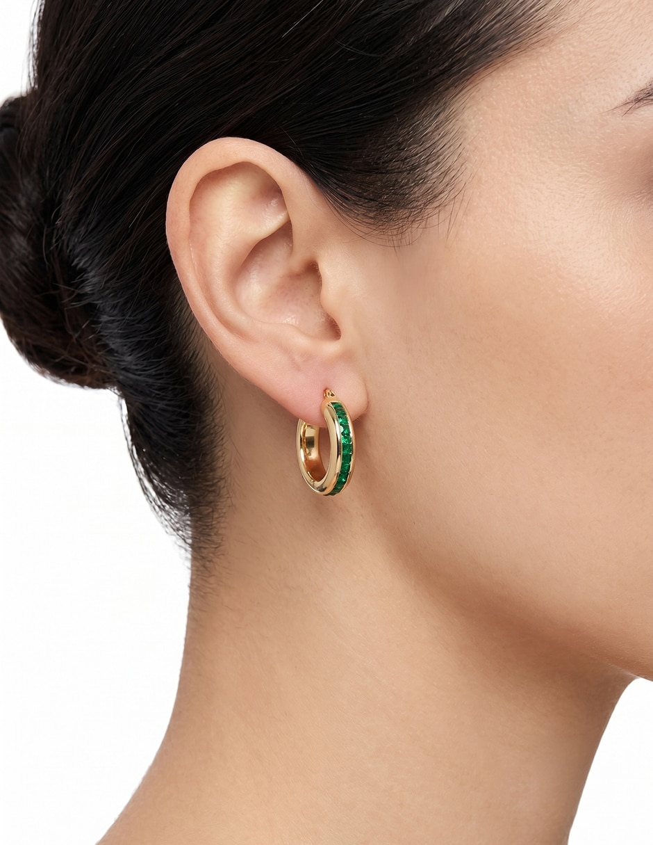 Aretes circulares Holiday Color Mult Feb 26 con acabado brillante cristal 3