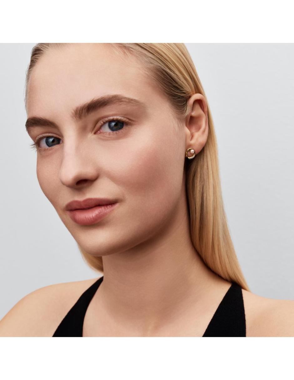 Aretes cortos Pandora Essence de plata P 925 con acabado baño de oro zirconia cúbica