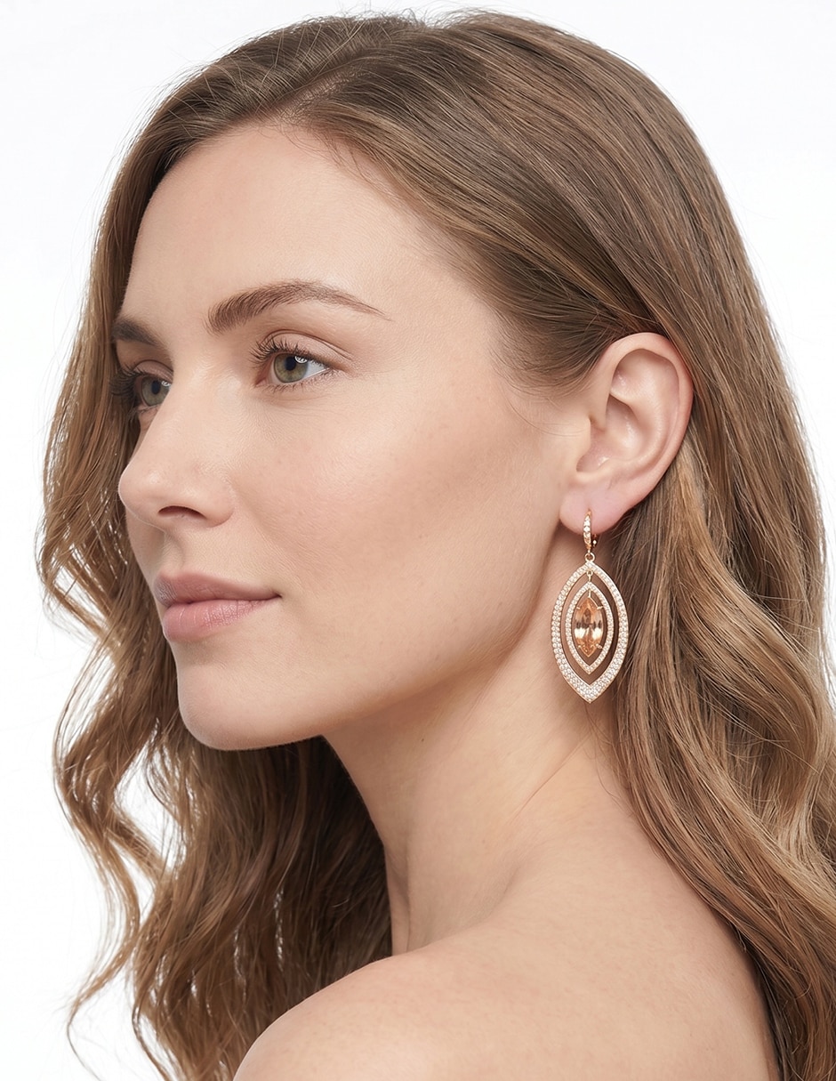 Aretes largos de Pera Blissful Ballet con acabado pavé cristal 3