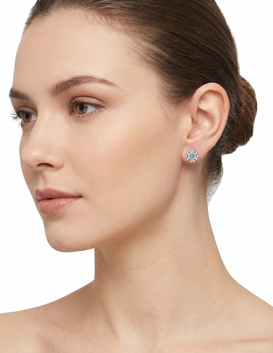 Aretes cortos Draped in diamonds con acabado Pavé Cristal 3