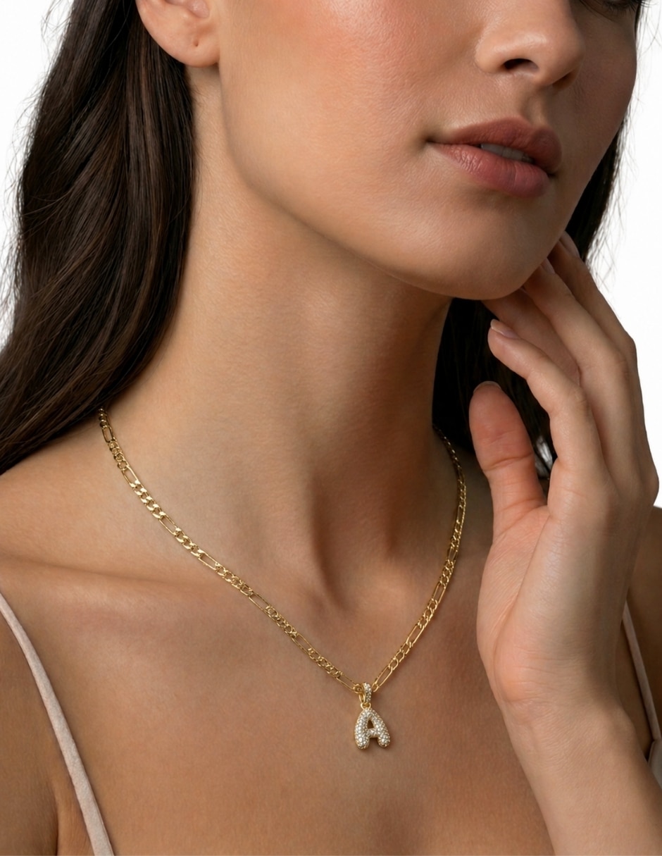 Collar con dije de letras de oro laminado 10 K 9