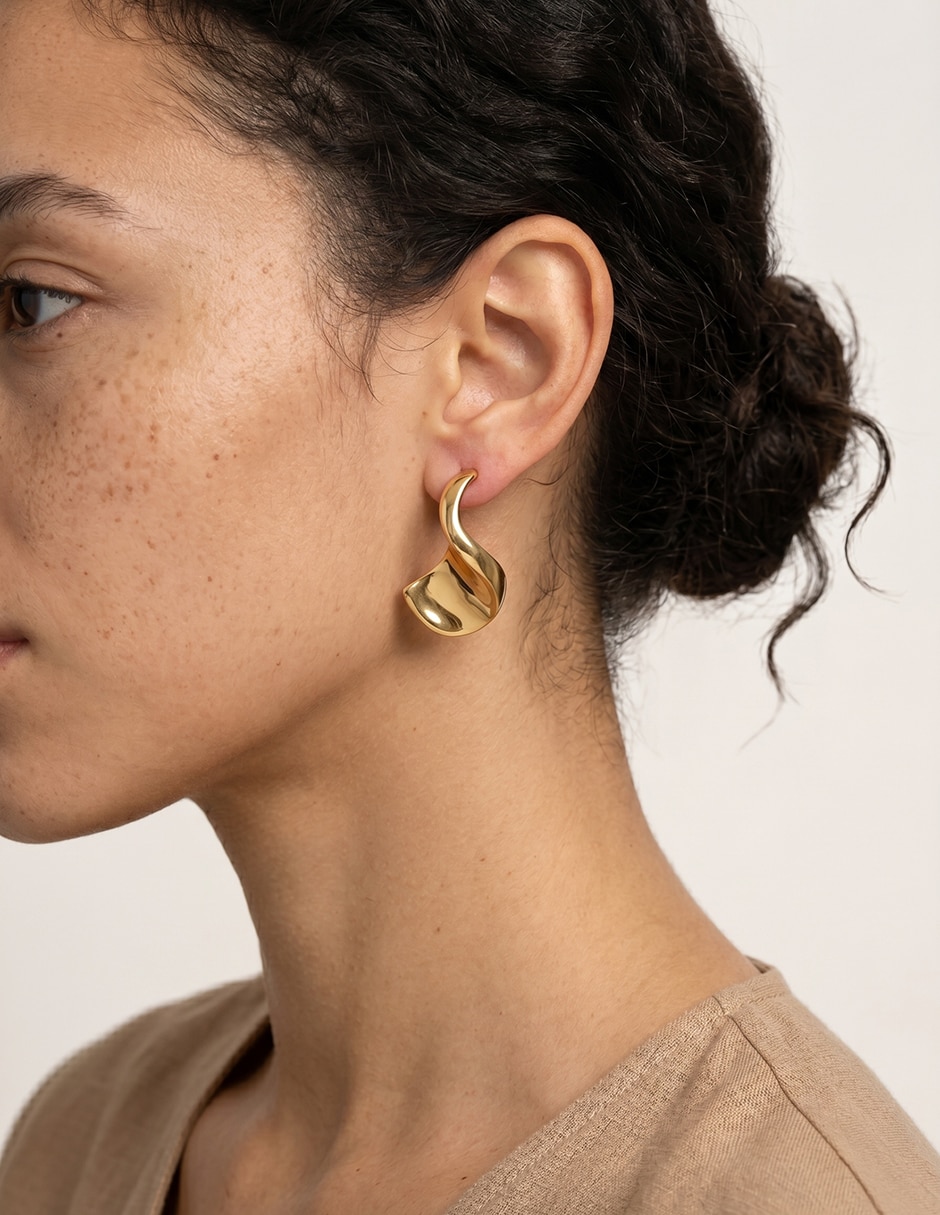 Aretes cortos con acabado pulido 3