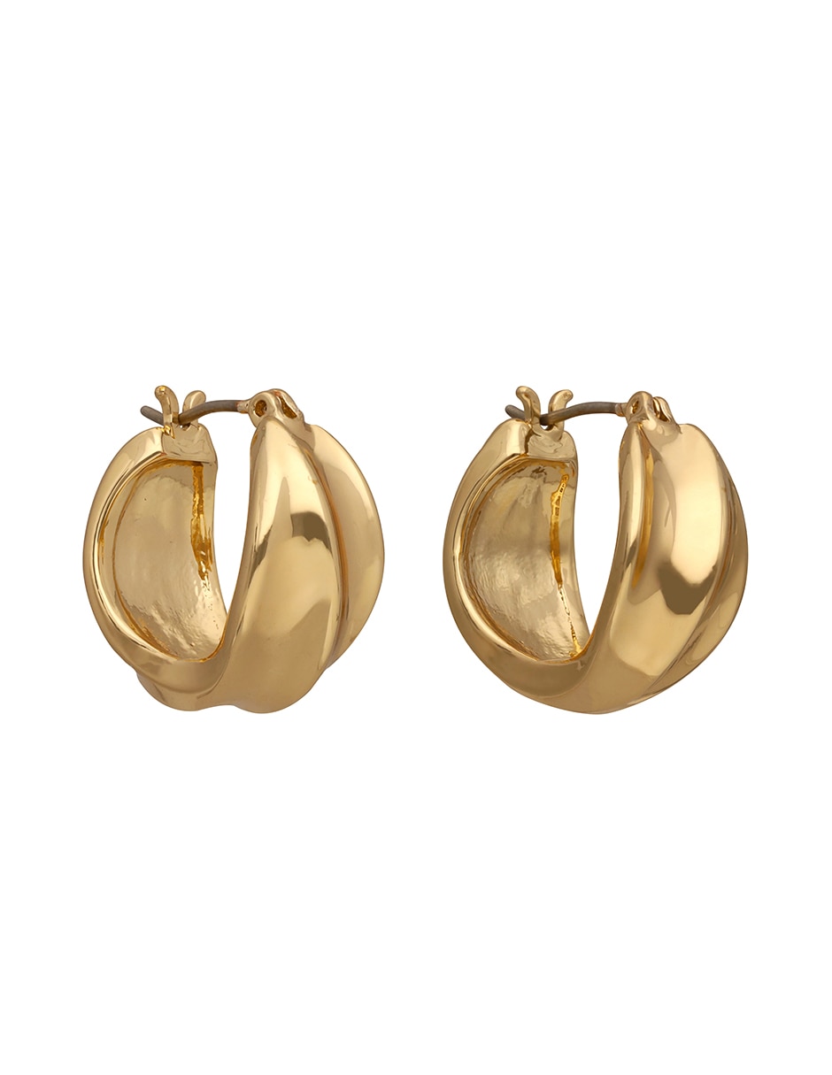 Aretes cortos con acabado pulido 1