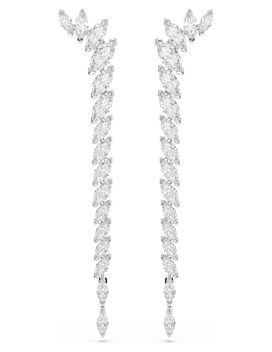 Aretes largos Mesmera con acabado brillante 1