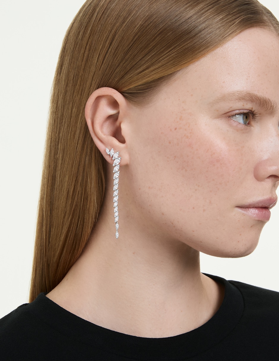 Aretes largos Mesmera con acabado brillante 5