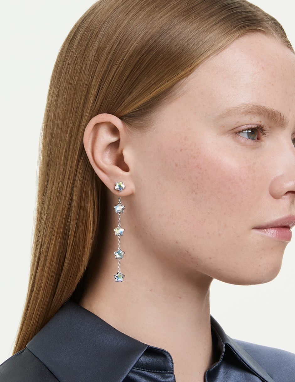 Aretes largos de Estrella Chroma con acabado brillante