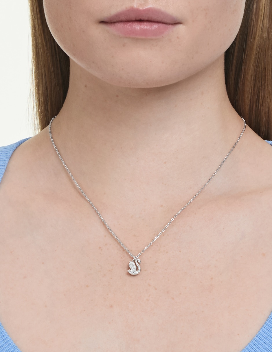 Collar con dije de cisne 5
