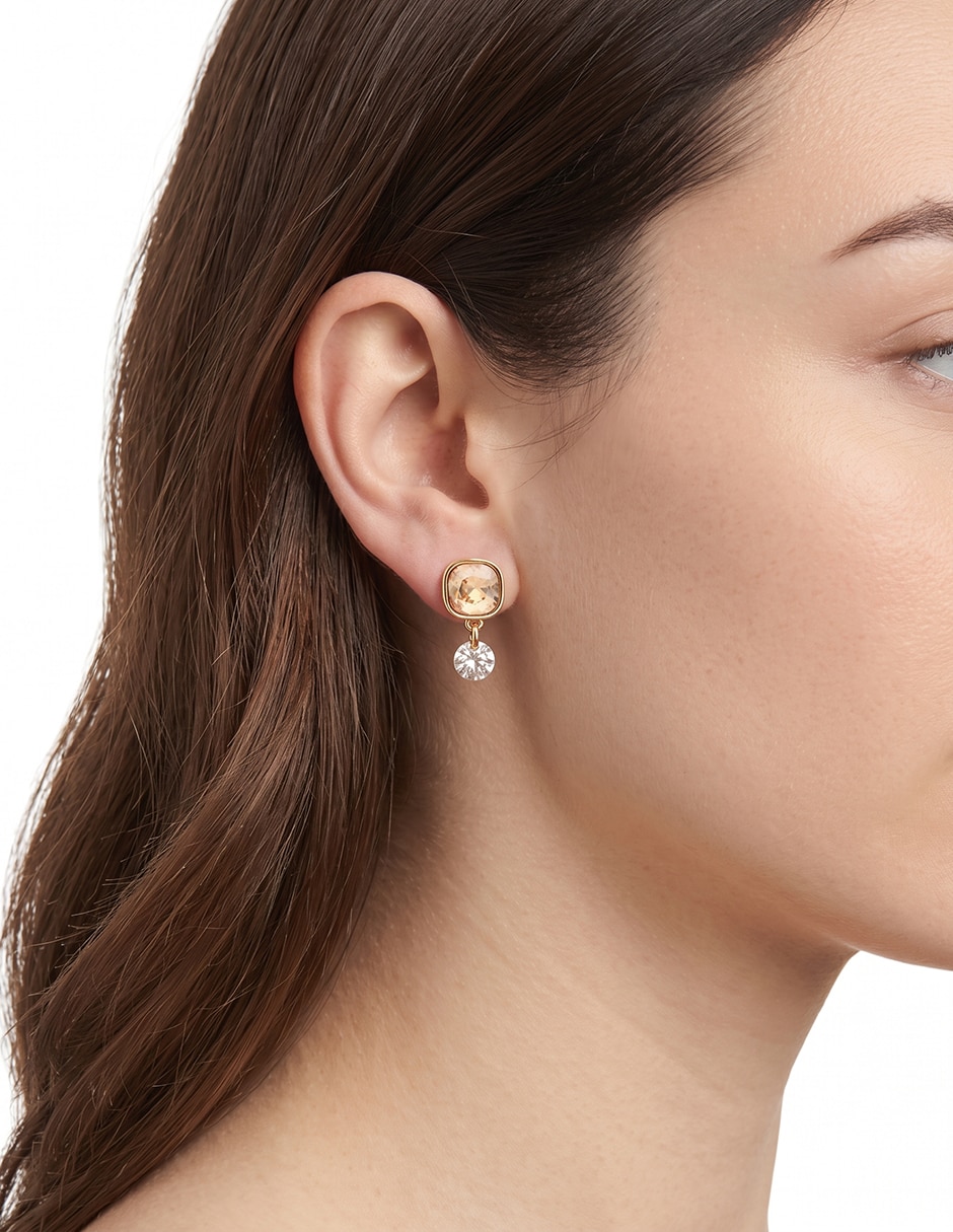 Aretes cuadrados Raeya con acabado pavé cristal 2
