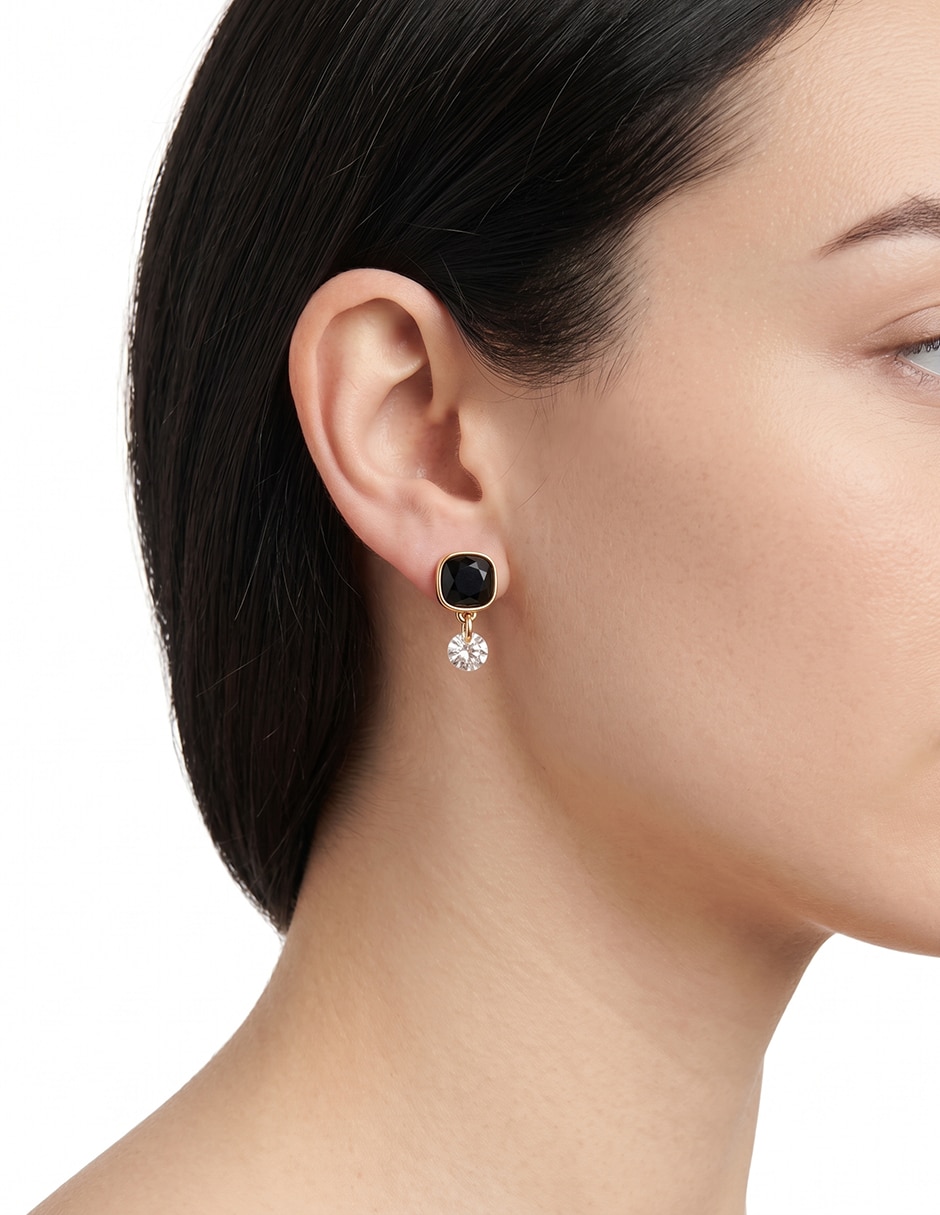 Aretes cuadrados Raeya con acabado pavé cristal 2