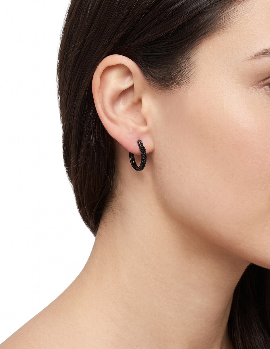 Aretes circulares Noreen con acabado pavé cristal 2