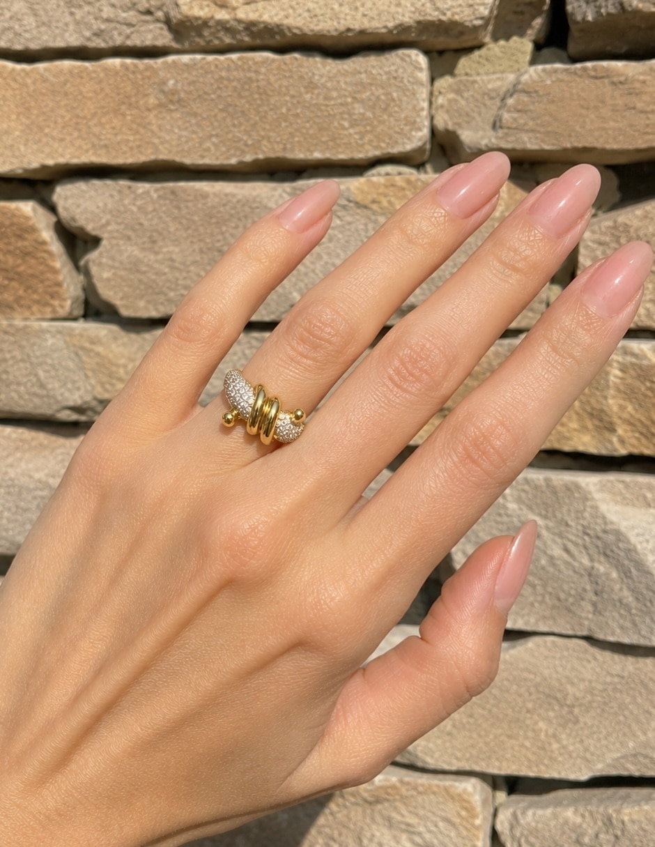 Anillo Nexo zirconia baño de oro 4