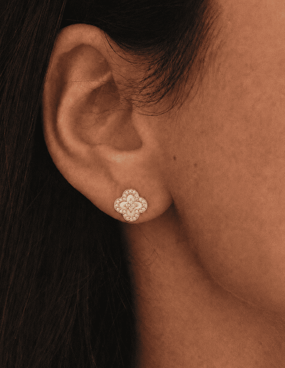 Aretes cortos de trébol golden circonias 14 k con acabado baño de oro zirconia 2