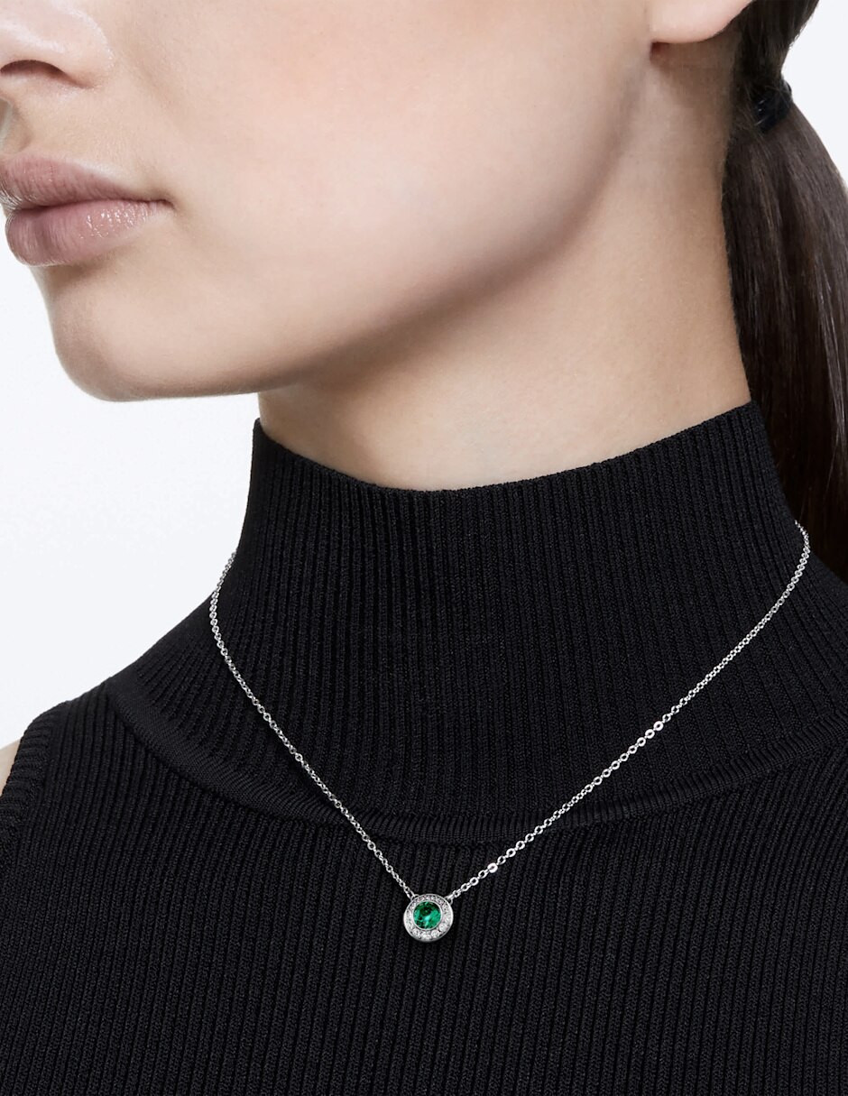 Collar con dije de una de rodio 5