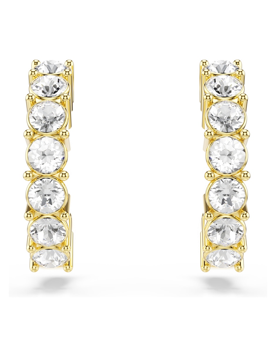 Aretes corto de de metal con acabado brillante