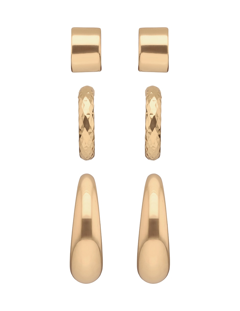 Set de aretes Metal Ears 1 May 26 con acabado pulido Set de aretes Metal Ears 1 May 26 con acabado pulido