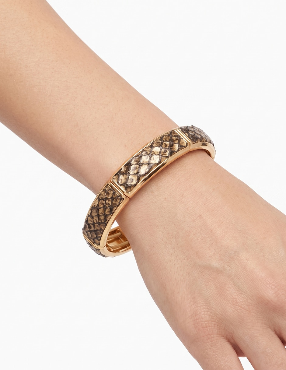Pulsera con Metallic Textured Color acabado pulido 3