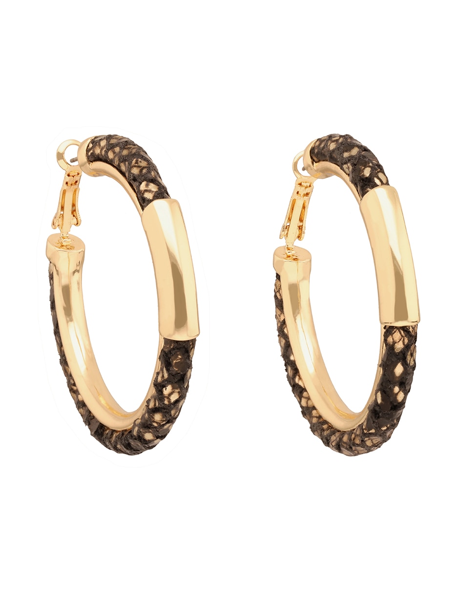 Aretes circulares Metallic Textured Color con acabado pulido Aretes circulares Metallic Textured Color con acabado pulido