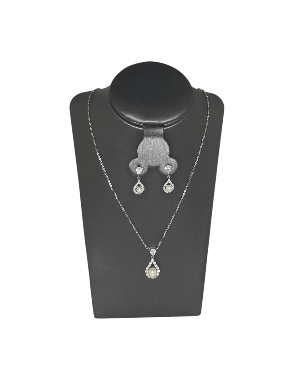 Aretes y collar de acero inoxidable zirconia