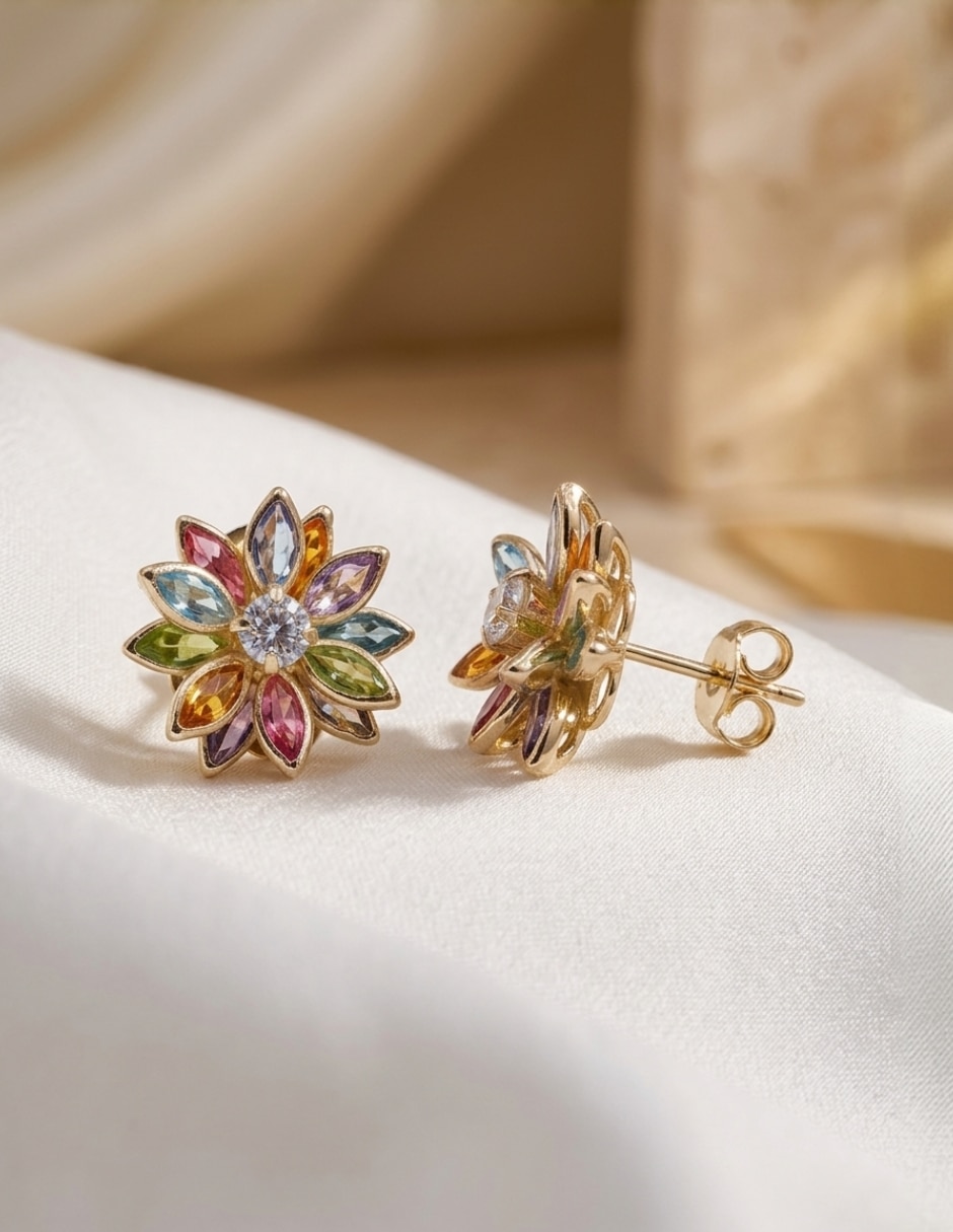 Aretes cortos flor de loto de oro laminado 18 k zirconia 2