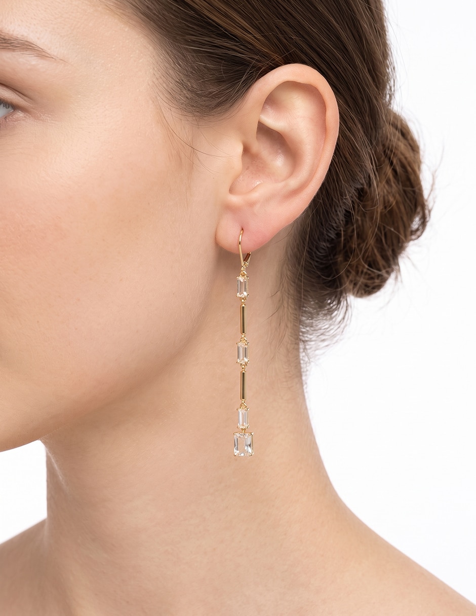 Aretes cuadrados Landyn con acabado brillante cristal 3