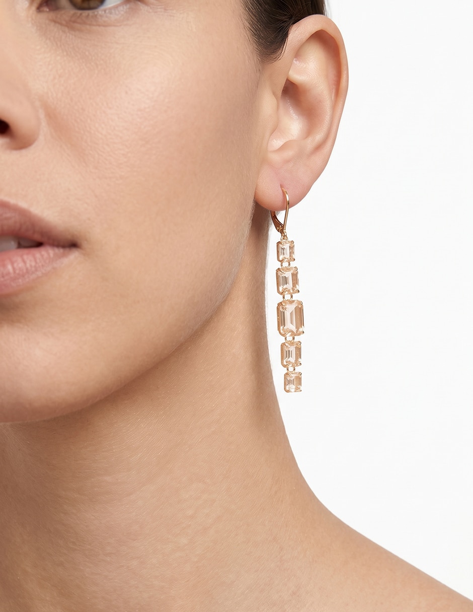 Aretes cuadrados Landyn con acabado brillante cristal 3