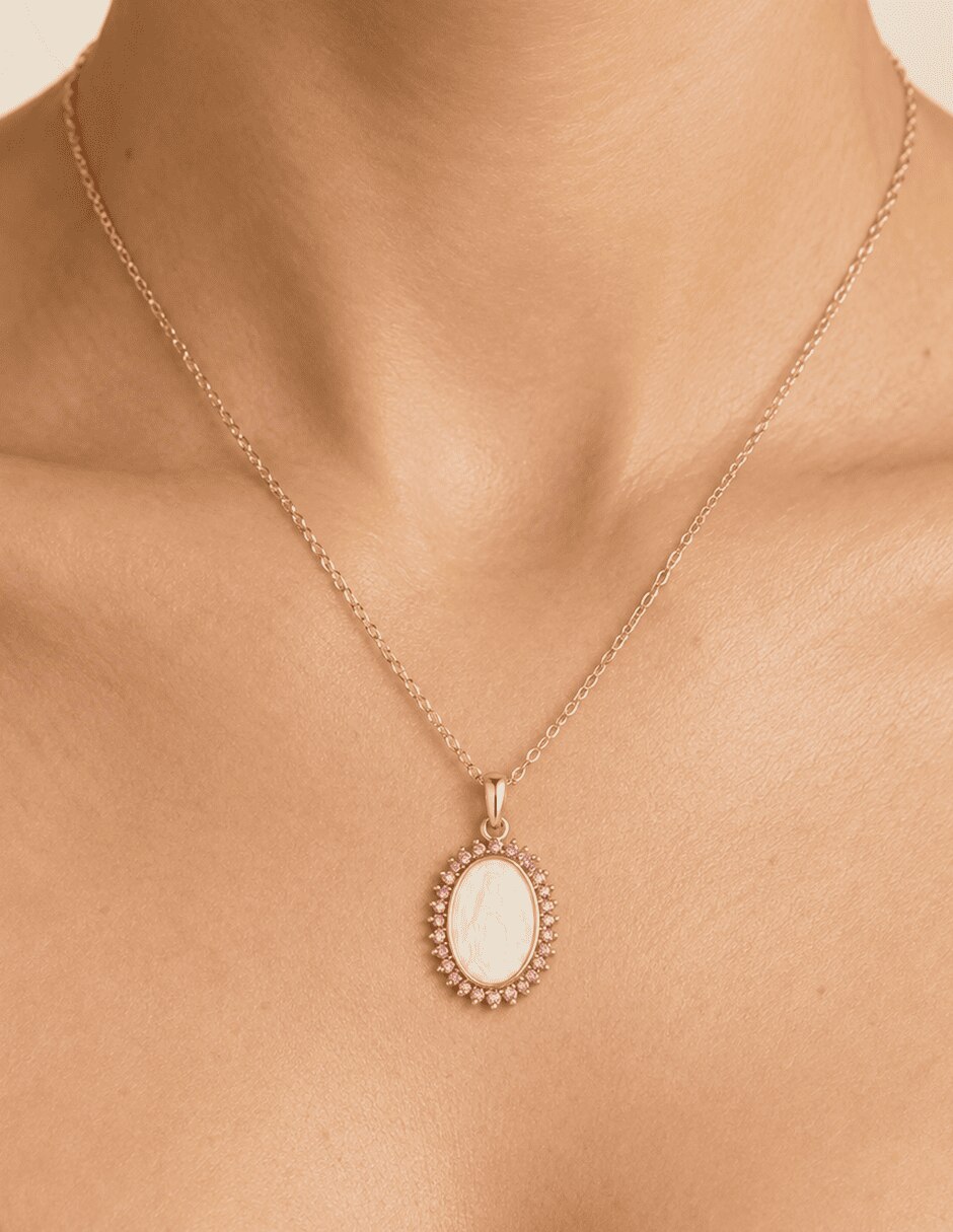 Collar ovalado con acabado baño de oro 14 K 4