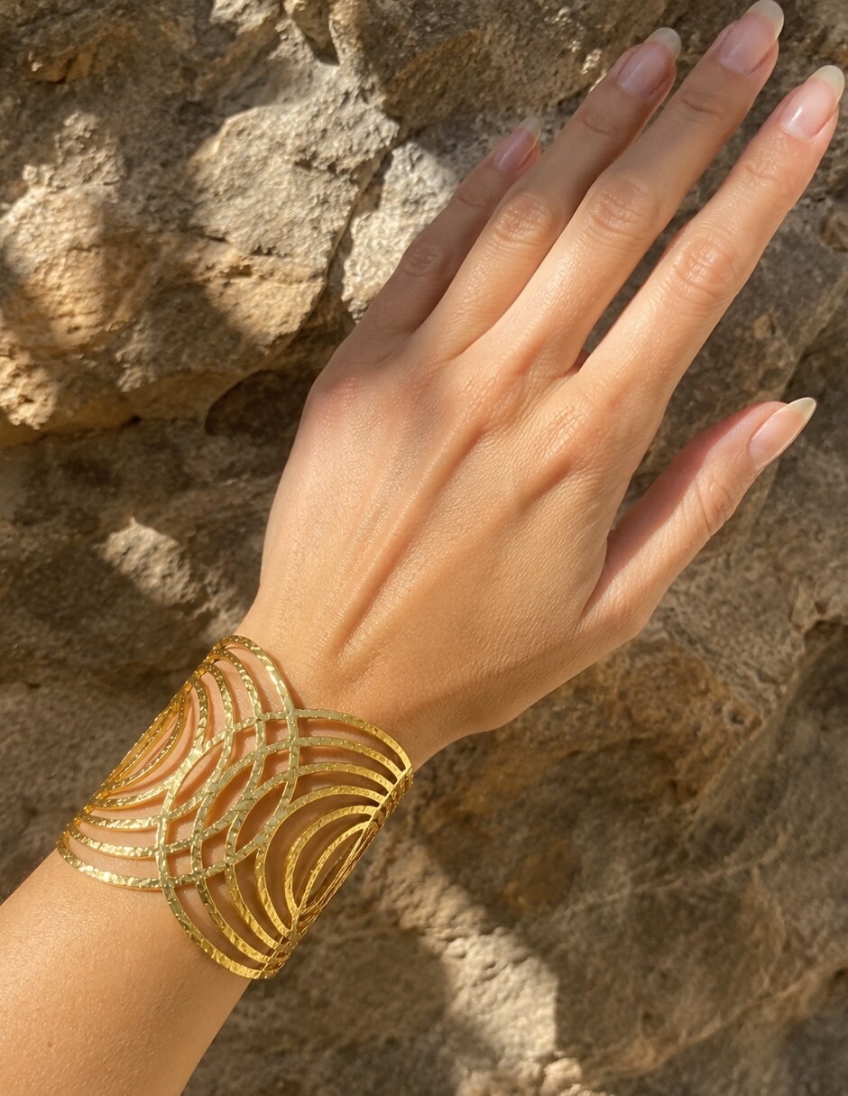 Brazalete con Ondara acabado baño de oro 6