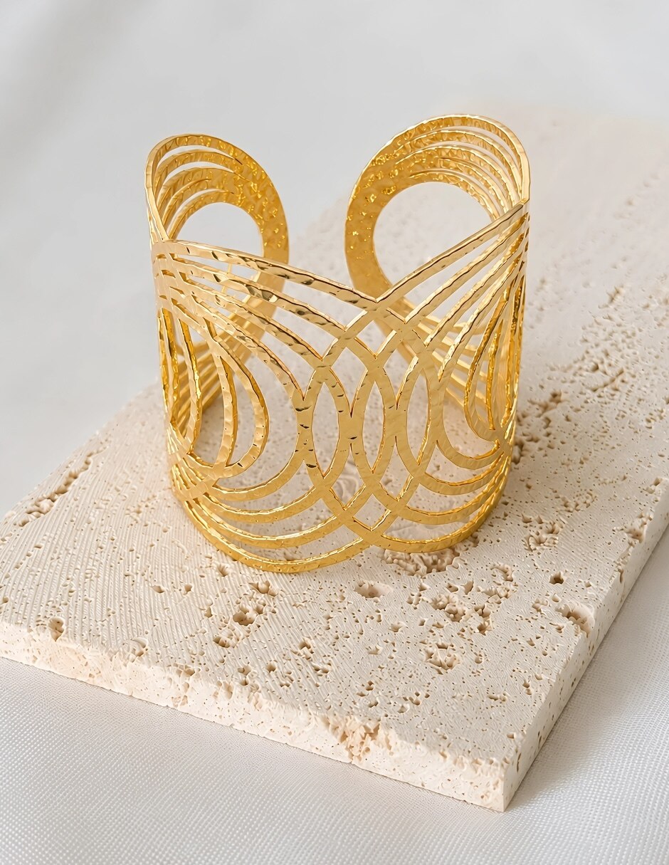 Brazalete con Ondara acabado baño de oro 8