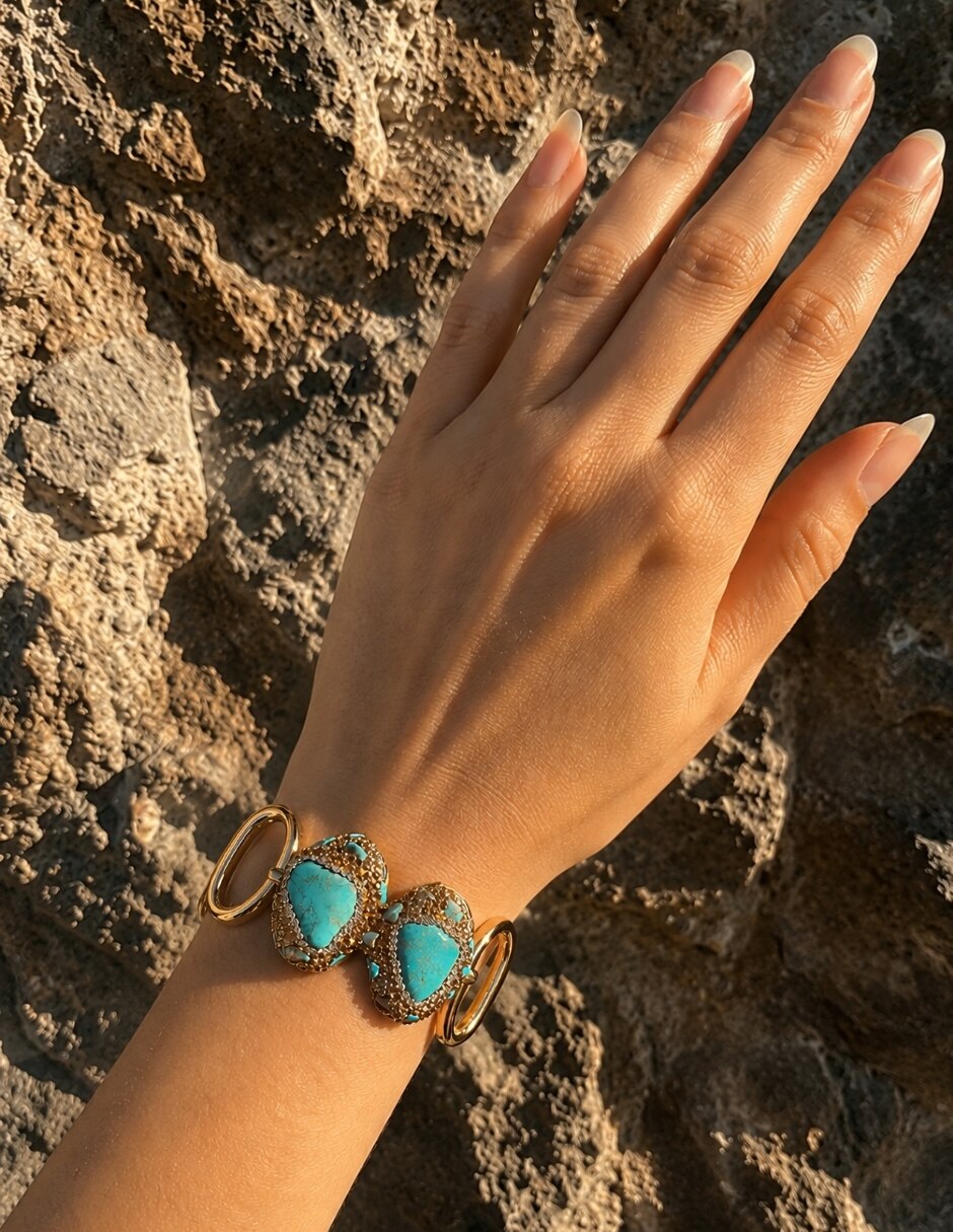 Brazalete con piedra natural Azura acabado baño de oro 7