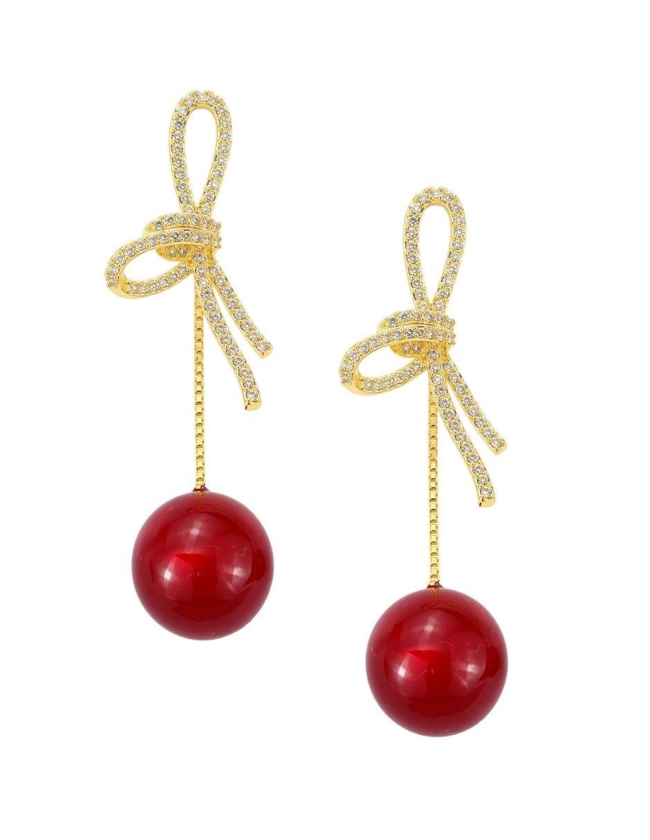 Aretes largos cerise con acabado baño de oro zirconia